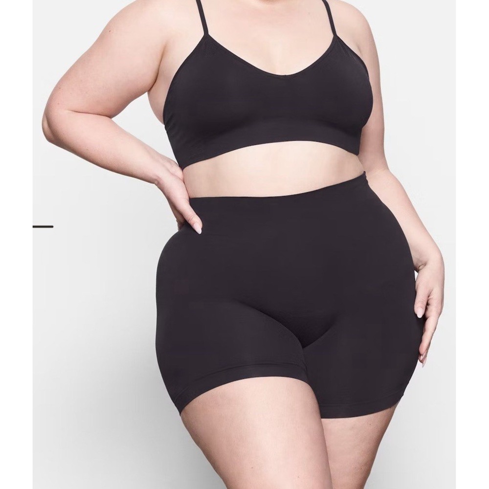 Skims Body Shorts Sculpt High Waisted Rise Mid Thigh Onyx Butt Lifting Small